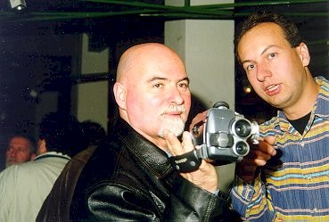 TG.cameraval.jpg (35593 bytes)