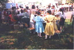 Falunapi szővésbemutató