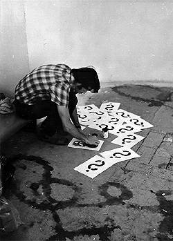 A kérdõjeles sorozatból / From the question-mark series