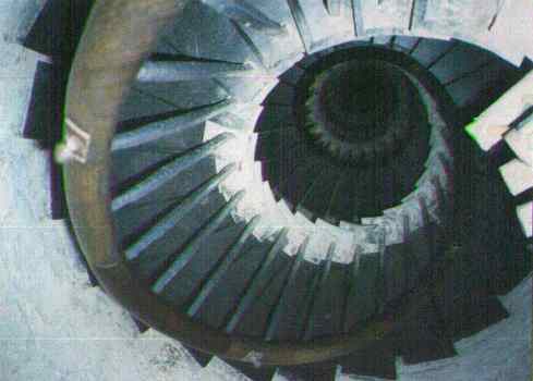 L�pcs�h�z - J�nossy Bendeg�z f�nyk�pe