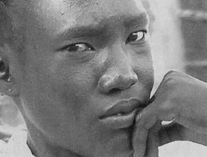 Rebekka Ayuen Deng - koncentr&aacute;ci&oacute;s t&aacute;borba hurcolt&aacute;k