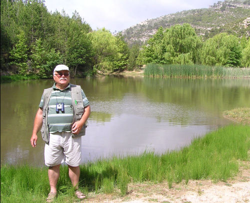 Összezsugorodott hegyi tó